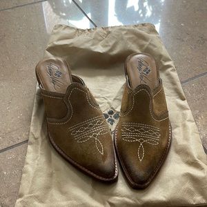 Patricia Nash mules